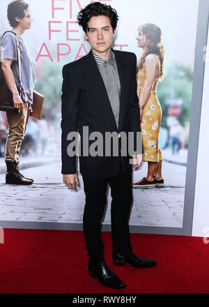 WESTWOOD, Los Angeles, CA, Stati Uniti d'America - MARZO 07: Attore Cole Sprouse indossando Givenchy arriva a Los Angeles prima di Lionsgate 'cinque piedi oltre" tenutasi presso il Fox Bruin Theatre il 7 marzo 2019 a Westwood, Los Angeles, California, Stati Uniti. (Foto di Xavier COLLIN/Image Press Agency) Foto Stock