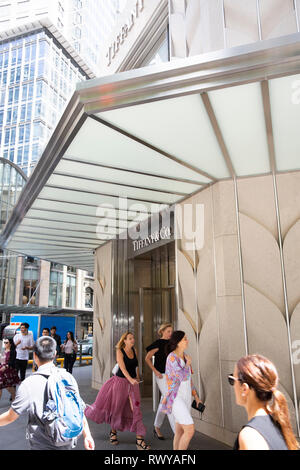 Sydney, Australia. 8 Mar 2019. 8 Mar, 2019. In precedenza questa settimana Tiffany's ha aperto le sue porte a un nuovo flagship store a Sydney per Pitt Street. Credito: martin berry/Alamy Live News Foto Stock