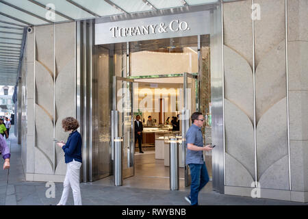 Sydney, Australia. 8 Mar 2019. In precedenza questa settimana Tiffany's ha aperto le sue porte a un nuovo flagship store a Sydney per Pitt Street. Foto Stock