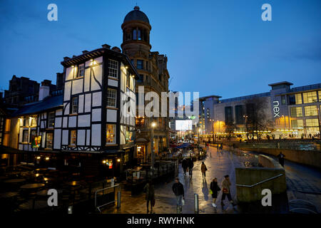 Ricostruito il vecchio Wellington Inn e del Sinclair Oyster Bar a Exchange Square, Shambles Square, il centro città di Manchester Foto Stock