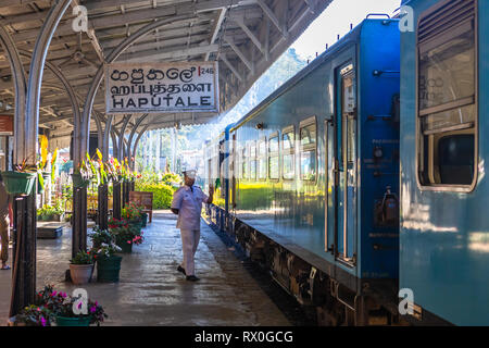 Haputale, Sri Lanka - 26 dicembre 2018: Haputale stazione ferroviaria. Lo Sri Lanka. Foto Stock