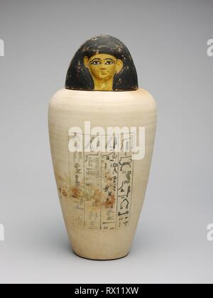 Vaso canopi del sorvegliante dei costruttori di Amon, Amenhotep. Egiziano. Data: 1427 BC-1400 BC. Dimensioni: A (JAR): 31,7 × 19 × 19,6 cm (12 1/5 × 7 1/5 x 7 3/4 in.) b (coperchio): 12,7 × 12,7 × 13,3 cm (5 × 5 × 5 1/4 in.). La terracotta e il pigmento. Provenienza: Egitto. Museo: Chicago Art Institute. Autore: antica egiziana. Foto Stock