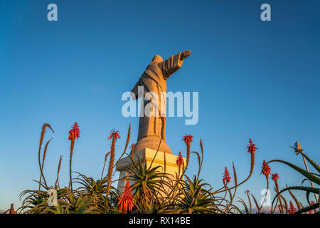 Überlebensgrosse statua di Gesù Cristo Rei in Garajau, Madeira, Portogallo, Europa | maggiore di lifesize Staue Gesù Cristo Rei in Garajau Madera, Porto Foto Stock