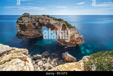 Pietra naturale Arch Mirador Es Pontas a Mallorca, Spagna Foto Stock