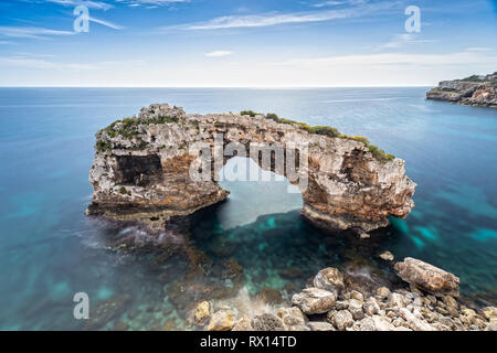 Pietra naturale Arch Mirador Es Pontas a Mallorca, Spagna Foto Stock