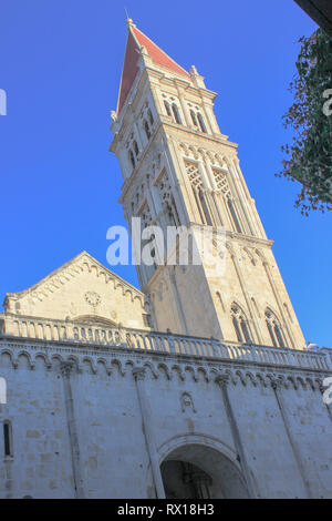 Il campanile di San Lorenzo cattedrale, Trogir, Dalmazia, Croazia Foto Stock