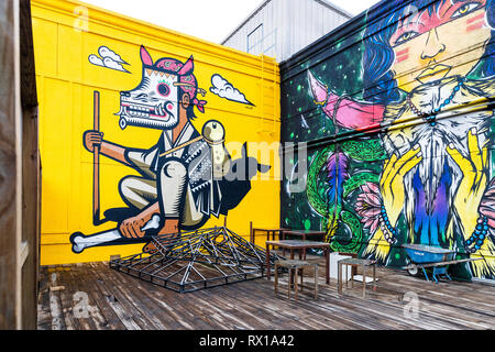 Graffiti da alcuni artisti di talento nel centro cittadino di Houston, TX Foto Stock