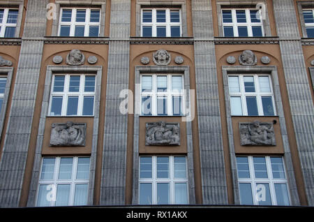 Dettaglio del Poczta Polska servizio postale edificio in Gdansk Foto Stock