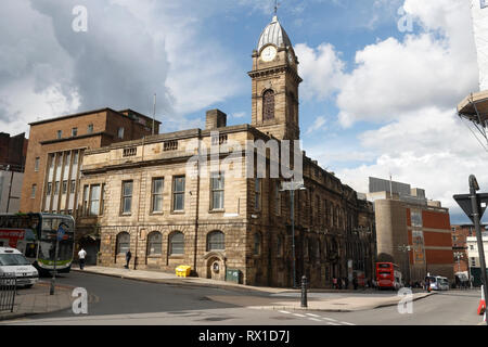 Il municipio della città vecchia nel centro della città di Sheffield, ora in disuso a rischio edificio. Foto Stock