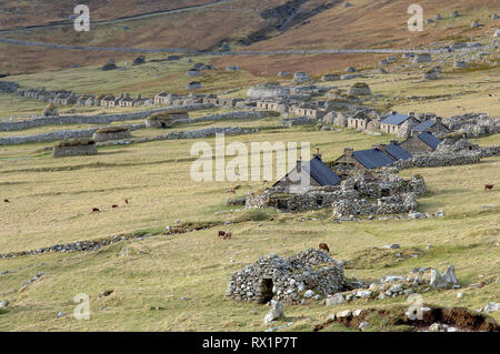 St Kilda, Ebridi Esterne, Scozia. Village bay St Kilda proprietà del National Trust per la Scozia. Foto Stock