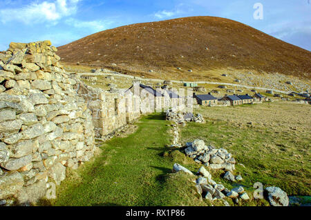 St Kilda, Ebridi Esterne, Scozia. Village bay St Kilda proprietà del National Trust per la Scozia. Foto Stock