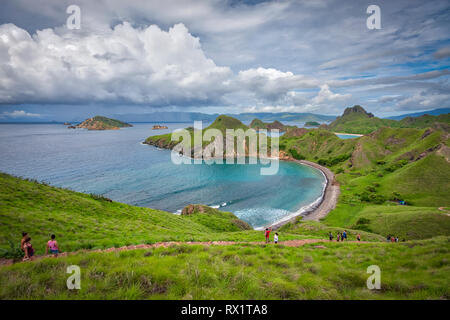 Padar è una piccola isola situata tra Komodo e Rinca isole dell arcipelago di Komodo. È la terza isola più grande parte del Parco Nazionale di Komodo. Foto Stock