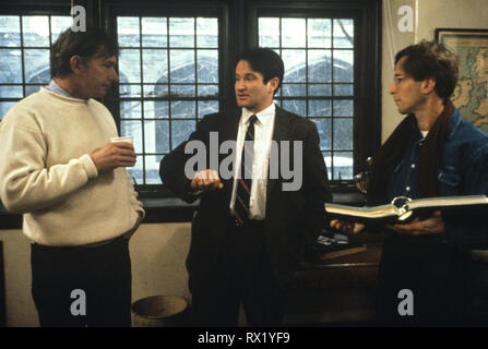 Studio pubblicità ancora da 'Dead poeti della società" regista Peter Weir, Robin Williams © (1989) Touchstone Pictures Riferimento File # 33751 765THA Foto Stock