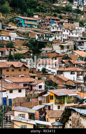 Paesaggio di una zona residenziale in Cusco, Perù. Foto Stock