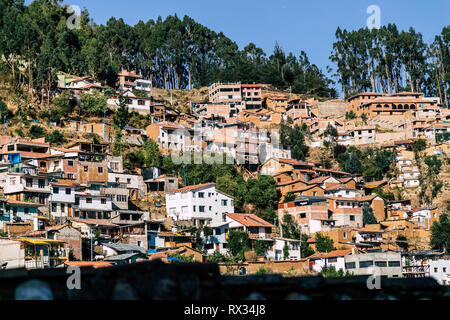 Paesaggio di una zona residenziale in Cusco, Perù. Foto Stock