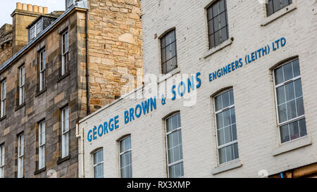 George Brown & Sons Engineers Leith Ltd riparazioni navali, specializzazione in ingegneria, sollevamento e test e una vasta gamma di servizi marini. Foto Stock