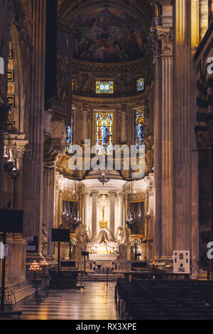 Genova, Italia - 4 Novembre 2018: interno della Cattedrale di San Lorenzo o la Cattedrale di San Lorenzo Foto Stock