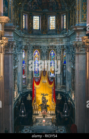 Genova, Italia - 4 Novembre 2018: interno della Cattedrale di San Lorenzo o la Cattedrale di San Lorenzo Foto Stock