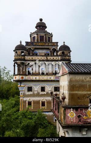 Lug 2017, del Kaiping, Cina. Ruishi Lou in del Kaiping Diaolou JinJiangLi Village, vicino a Guangzhou. Costruito da ricchi Overseas Chinese, queste case famiglia sono un Foto Stock