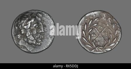 Hemidrachm (moneta) raffigurante il dio Zeus Amarios. Greco. Data: 222 BC. Dimensioni: diam. 1,5 cm; 2,30 g. Argento. Origine: Mantíneia. Museo: Chicago Art Institute. Autore: greco antico. Foto Stock