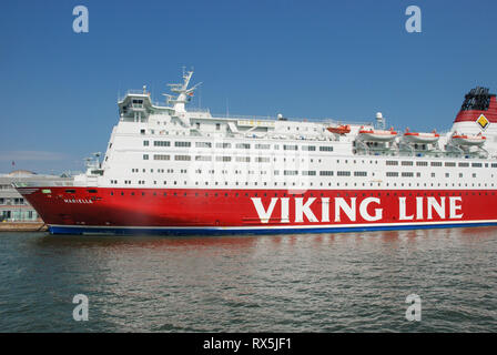 MS Mariella, un cruise ferry o rivestimento di proprietà di Viking Line, nel porto di Helsinki, Finlandia, Europa Foto Stock