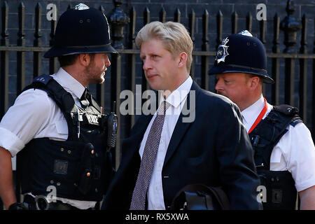 Jo Johnson a Downing Street a Londra. Il 14 luglio 2014. Foto Stock