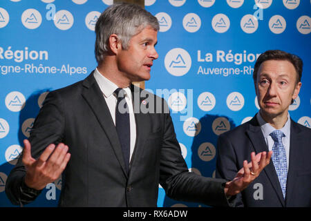 Lione, Francia, 8 Marzo 2019: Laurent Wauquiez, Pdt di Auvergne Regione Rhône-Alpes e Pdt di Les Republicains ala destra partito, è visto in Lione centro-orientale (Francia) il 8 marzo 2019 in compagnia di Stephane Berna presso il 'Musée des Tissus et des Arts Décoratifs' - Museo di prodotti tessili e di Arti Decorative, in occasione di una conferenza stampa per presentare il piano di salvataggio per il museo. Credito Credito: Serge Mouraret/Alamy Live News Foto Stock