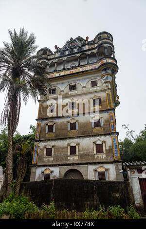 Lug 2017, del Kaiping, Cina. Ruishi Lou in del Kaiping Diaolou JinJiangLi Village, vicino a Guangzhou. Costruito da ricchi Overseas Chinese, queste case famiglia sono un Foto Stock