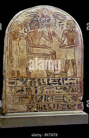 Stele funeraria in calcare, Edfu, Medio Regno, museo, il Fayum, Egitto, Africa Foto Stock