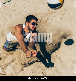 Giocatore di volleyball della spiaggia Foto Stock