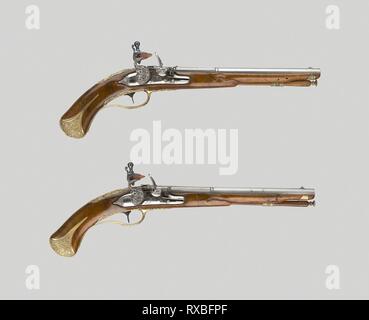 Coppia di Flintlock Pistols. Italiano, Brescia; cilindretto: Lazarino Cominazzo; bloccare maker: Gio Borgognone. Data: 1680-1710. Dimensioni: L. 35 cm (13 3/4 in.) canna L. 21,5 cm (8 7/8 in.). Noce, cesellato di acciaio e ferro. Origine: Italia. Museo: Chicago Art Institute. Foto Stock
