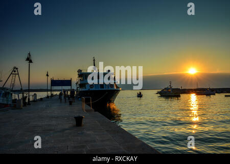 Un tramonto meraviglioso in Croazia Fazana Foto Stock