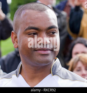 Lancia il sergente Johnson Beharry Gedeone (VC)Victoria Cross britannica soldato dell'esercito presso le Forze Armate Memorial, National Memorial Arboretum,Staffordshire Foto Stock