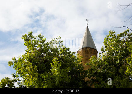 Bellissima architettura antica piena di arte di strada cipriota di Nicosia. Paesaggio urbano prese sulla isola di Cipro. Foto Stock