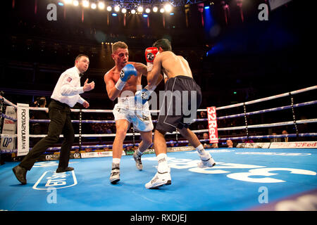 Londra REGNO UNITO 8 marzo 2019 Boxe ritorna alla Royal Albert Hall kensington gore Londra piuma contest Lucien Reid v Sangha Indi Credito: Dean Fardell/Alamy Live News Foto Stock