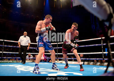 Londra REGNO UNITO 8 marzo 2019 Boxe ritorna alla Royal Albert Hall kensington gore Londra Chris Jenkins sconfigge Johnny garton a diventare il nuovo British welterweight Champion Johnny Garton v Chris Jenkins Credito: Dean Fardell/Alamy Live News Foto Stock