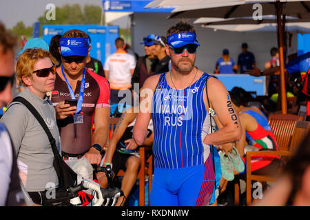 Abu Dhabi, negli Emirati Arabi Uniti. 09 marzo, 2019. - Abu Dhabi, Emirati arabi uniti: ultimo giorno del mondo Daman Triathlon e cerimonia di premiazione di Abu Dhabi. Credito: Fahd Khan/Alamy Live News Foto Stock