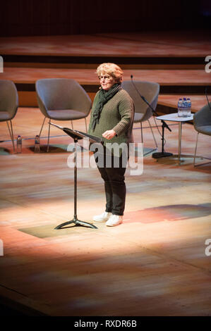 Londra, Regno Unito. 9 Mar, 2019. Sandy Toksvig visto parlando durante le donne del mondo festival. Sandy arriva sul palco con i suoni di una Dancing Queen, dancing via come Theresa Maggio al Southbank di Londra. Credito: Terry Scott/SOPA Immagini/ZUMA filo/Alamy Live News Foto Stock