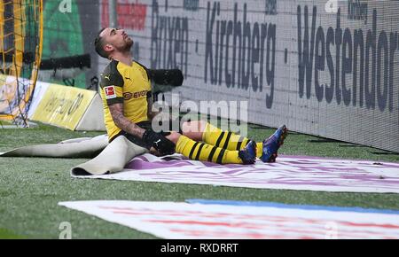 Dortmund, Germania. . 09Mar, 2019. firo: 09.03.2019, calcio, 2018/2019, 1.Bundesliga BVB Borussia Dortmund - VfB Stuttgart Paco Alcacer nel terreno deluso | Utilizzo di credito in tutto il mondo: dpa/Alamy Live News Foto Stock