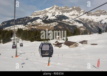 Engelberg, Svizzera - 3 March 2019: Funivia per il Monte Titlis su Engelberg sulle alpi svizzere Foto Stock