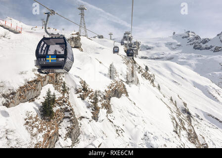 Engelberg, Svizzera - 3 March 2019: Funivia per il Monte Titlis su Engelberg sulle alpi svizzere Foto Stock