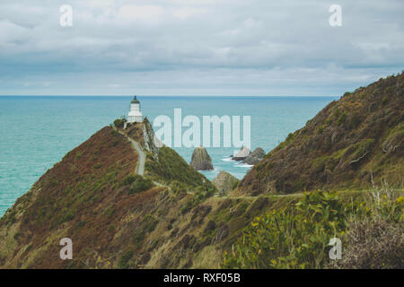 Nugget Point Lighthouse viewpoint in Otago, Isola del Sud, Nuova Zelanda Foto Stock