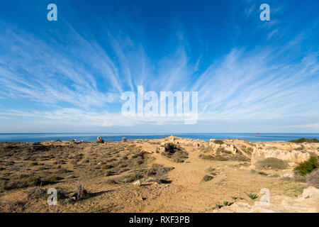 Bella e antica tombe dei re cimitero parco archeologico di Paphos. Antico Cimitero prese sulla isola di Cipro. Foto Stock