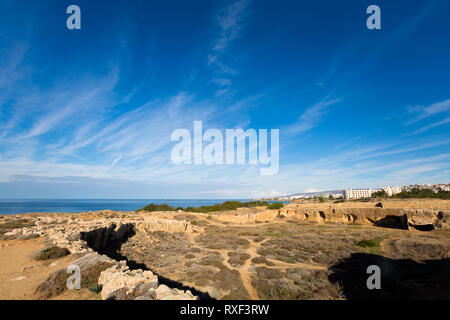 Bella e antica tombe dei re cimitero parco archeologico di Paphos. Antico Cimitero prese sulla isola di Cipro. Foto Stock