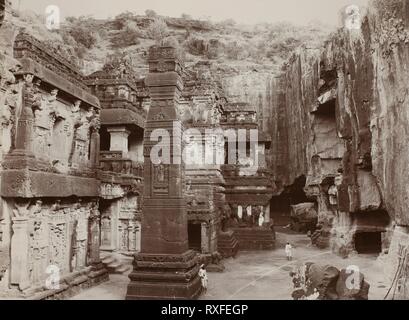 Khalias Rock-Hewn tempio, Ellora. Raja Deen Dayal; indiani, 1844-1905. Data: 1885-1895. Dimensioni: 21 x 28,9 cm (l'immagine/carta). La gelatina silver stampa. Origine: India. Museo: Chicago Art Institute. Foto Stock