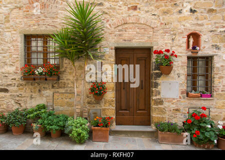 Porta nel vecchio della città murata di San Donato,Tavarnelle Val di Pesa, Toscana, Italia Foto Stock