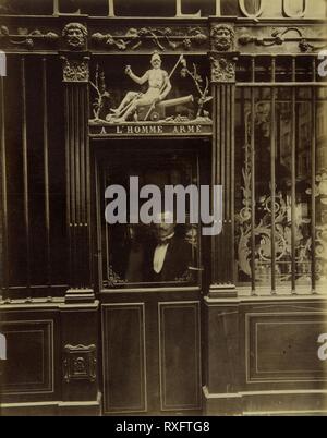 Cabaret de l'Homme Armé, Rue des Blancs-Manteaux. Jean-Eugène-Auguste Atget; francese, 1857-1927. Data: 1900. Dimensioni: 22,1 x 17,4 cm (l'immagine/carta). Albume stampa. Provenienza: Francia. Museo: Chicago Art Institute. Foto Stock