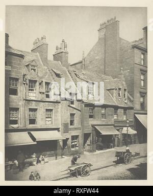 Gallowgate. Thomas Annan; scozzese, 1829-1887. Data: 1868. Dimensioni: 21,8 x 17,9 cm (immagine); 38.1 x 28.3 cm (carta). Fotoincisione, la piastra 20 dal libro "Il vecchio si chiude e le strade di Glasgow' (1900). Origine: Scozia. Museo: Chicago Art Institute. Foto Stock