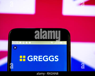 L'Ucraina. 9 Mar, 2019. Greggs plc logo azienda vede visualizzato su un telefono intelligente. Credito: Igor Golovniov SOPA/images/ZUMA filo/Alamy Live News Foto Stock