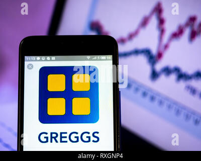 L'Ucraina. 9 Mar, 2019. Greggs plc logo azienda vede visualizzato su un telefono intelligente. Credito: Igor Golovniov SOPA/images/ZUMA filo/Alamy Live News Foto Stock